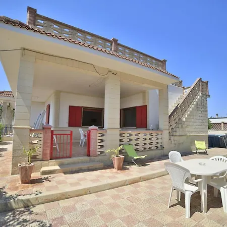 Giusy Con Piscina A 700 Mt Dalla Di Villa