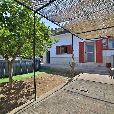 Giusy Con Piscina A 700 Mt Dalla Di *
