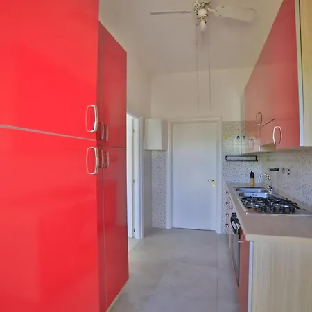 Giusy Con Piscina A 700 Mt Dalla Di Villa *